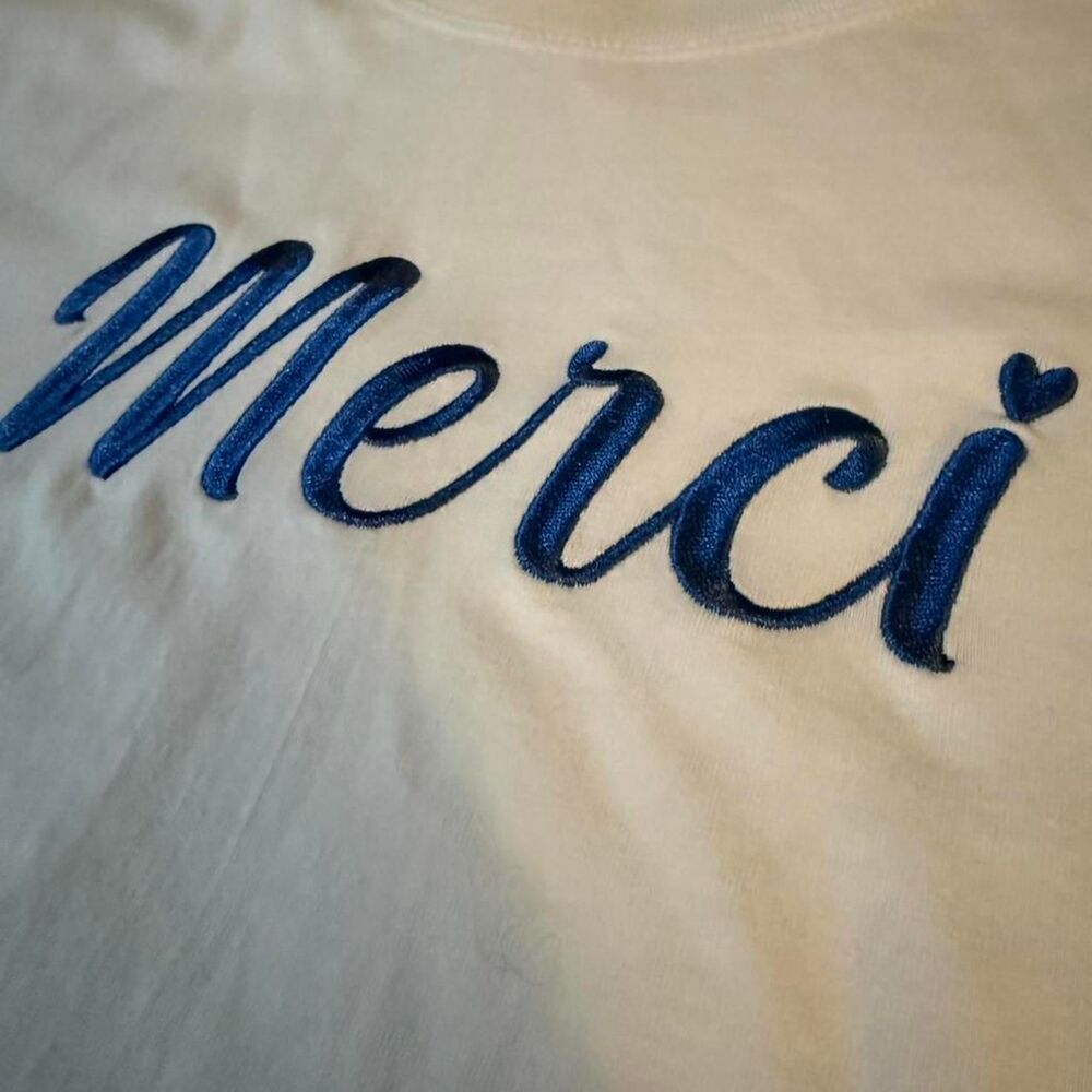 💙 Wildfox “Merci” Script Crop Tee - Picture 3 of 5